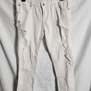 Elegant White Distressed Skinny Jeans